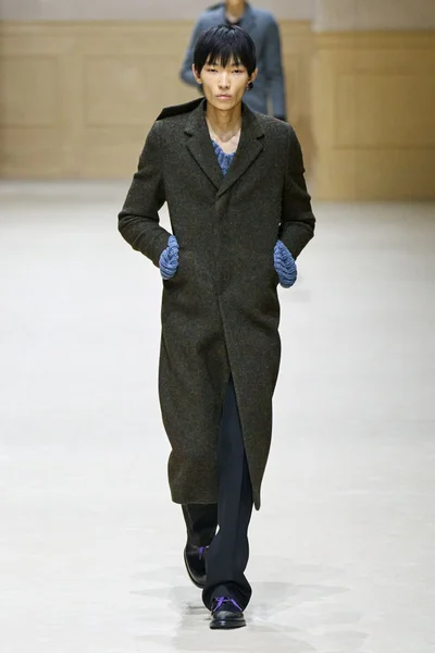 Look 7